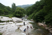 지리산 구룡계곡, 발을 담구니 천국이 따로 없네