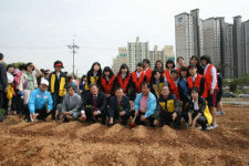 스승의날 한국청소년문화재단 푸르미 가족봉사단 농장 현판식 및 파종행사 개최