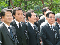 한지붕 세가족
