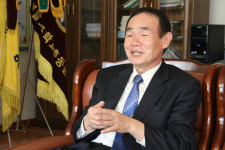 경기도 이천 부발초등학교 학생들, 장터활동을 통해 연간 활동작품 등 판매
