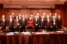 아시아 금융경제 국제의원회의(APFEC), 초대공동의장 한나라당 김영선 의원 주도로 공동선언문 결의
