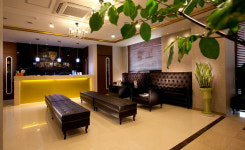 최첨단 최고급 의료기술 노벨의원 “불황은 없다”