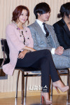 (나눔포토)신의 앉아 있는 모습도 매력 넘치는 김희선