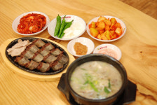 전통 국밥 조리로 30년 옹고집 인생 ‘진배기 순대할매국밥’