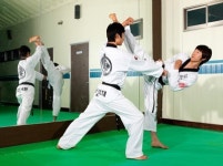 영남외국어대학, 미국에 태권도 시범단 파견