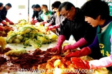 세종시, 공직자 함께하는‘사랑의 김장담그기’
