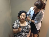 스마일 보청기 난청센터, 다양한 보청기 시험착용과 청능 재활훈련 받아야