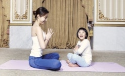 주말 객실서 온 가족이 요가를…임피리얼 팰리스 IP 힐링캠프