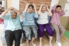 뉴 삼성 노인 복지 센터 김영자 원장 부모님 그리운 마음에 주간보호시설과 방문요양 생각해