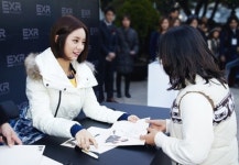 EXR 모델 걸스데이 혜리, 명동 팬사인회 성황