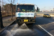 용인시, 노면살수...도로 물청소 나서