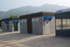 아직은 좀 더 기다려야 할 합강공원오토캠핑장