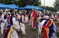 용인시 처인구, 숲원이 마을에 담장벽화 그려져