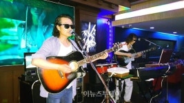 [화제] 건아들 이영복, 가수 정주와 7080 울산공연