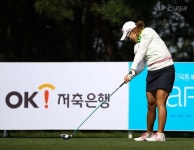 [KLPGA]박성현, 1타차 역전우승하나...1~2타차 7명 혼전중