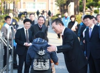 [포토]장만채 교육감, 목포여고서 수험생 격려