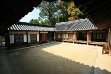 부여군, 백제관 관광객에게 큰 인기