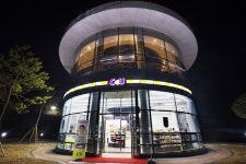 CU, 편의점업계 최초 노래방 편의점 운영