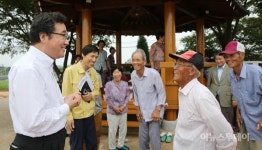 이낙연 지사, 무더위 쉼터 찾아 어르신 위로