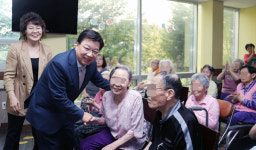 [포토] 권선택 대전시장 건강하고 풍성한 추석 맞으세요