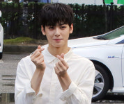 [포토] 아스트로 은우, 야호! 신나는 출근길
