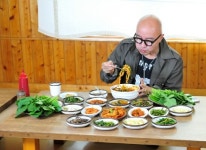 연예인 셰프 홍석천, 광주 관광·맛집 탐방 나서