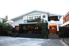 정든사람들, 복고풍 분식집 감성분식청춘 오픈