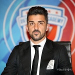 [포토] 유니품 벗고 슈트 스타일 뽐내는 다비드 비야… 카리스마 작렬