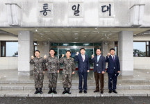 강원랜드, 자매부대 방문해 군장병 위문