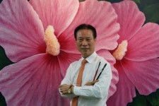 박영길 화백, 30분 만에 100호 그림… 즉석 퍼포먼스에 박수갈채