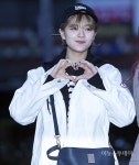 [뮤직뱅크 출근길] 트와이스 정연, 남심저격 상큼한 하트포즈