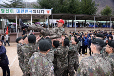 (주)동원홈푸드 육군훈련소 27연대점 | [포토] 육군 27사단, 신병 수료식 개최