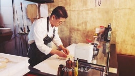 [오늘의 #먹스타그램] 피자가 맛있어지는 온도… 소신 맛집 합정 키친485