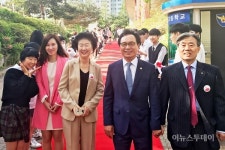김중식 용인시의회 의장, 스승의 날 맞아 죽전고 방문