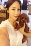 미나, 자신의 반려견과 함께 찰칵… 섹시美 뿜뿜♥