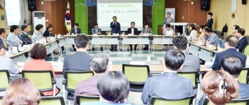 이재정교육감,  여주·이천 지역 초등학교장과 소통