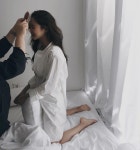 손나은,  침대 위에서 섹시미 폭발… 청순과 아찔 공조