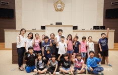 용인시의회, 정평·남사초 청소년 지방자치교육 참여