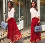 섬총사 김희선, 빨강 치마 입고 매력 뿜뿜♥… 네티즌 예쁨 그 자체