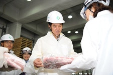 류영진 식약처장 유럽산 돈육 포함된 소시지 반드시 익혀 드세요