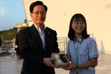 [포토] Welcome Gift 만드는 최명희 강릉시장