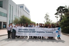 아세안 10개국 GMP 담당자, JW중외제약 당진생산단지 방문