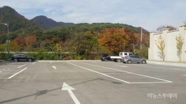 “시골인데 뭐”…인제 서화면 인도는 날마다 주차장