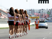 그리드걸 퇴출… F1 여성 성 상품화 반대