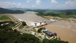 낙동강 상주보 수문 첫 개방…"내달 초 수위 회복"