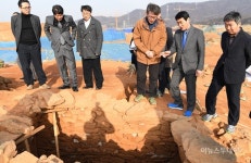 오수봉 하남시장, 감일지구내 백제고분 발굴 현장 방문