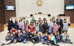 용인시의회, 동천·한일초 청소년 지방자치교육 참여