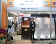 [2018 코리아 나라장터 엑스포] 박춘섭 조달청장, 우수조달업체 청원산업 부스 방문