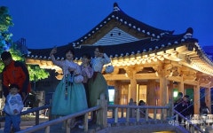 [포토] 고운 한복 입고 원주 강원감영에서
