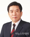 구충곤 후보, 경로당 급식 도우미 제도 확대 시행